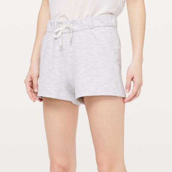 Lululemon On The Fly Short *2.5" Wee Are From Space Nimbus Battleship - Picture 7 of 7